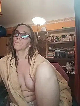 Dettybitch40 online show from November 2025 07:07:01 PM