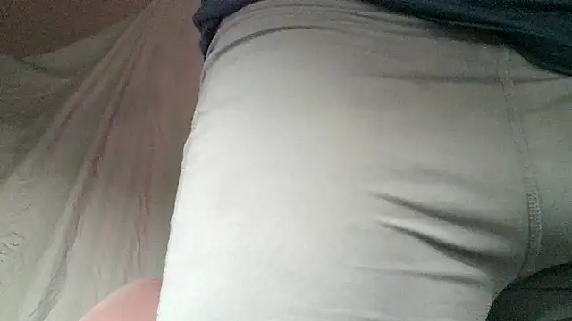 Snapshot of COCKNDRILLER chatting on November 2025 11:32:01 AM COCKNDRILLER online show from November 2025 11:32:01 AM