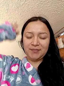 Arisha34 online show from November 2025 01:37:02 PM