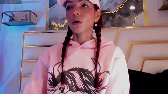 HannaPetit online show from April 2026 07:09:01 PM