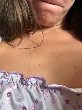 Emmabee123 online show from April 2026 05:53:02 PM