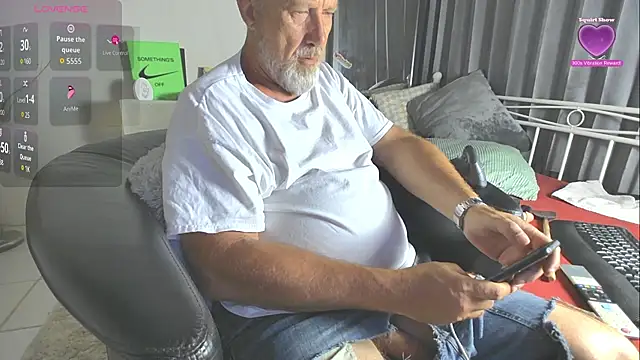 Snapshot of openminddaddy chatting on May 2026 09:36:02 PM openminddaddy online show from May 2026 09:36:02 PM