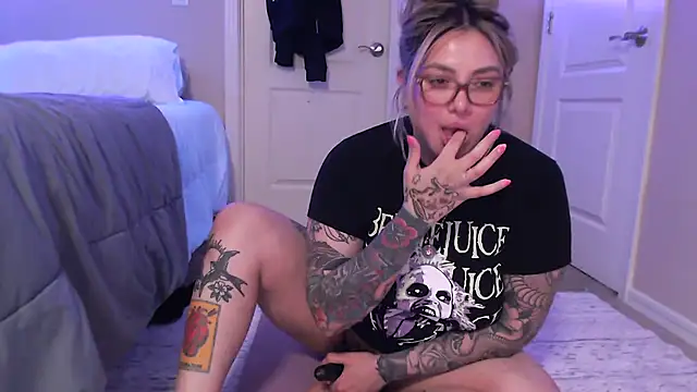 nativepumpkin95 online show from February 2025 03:47:02 AM