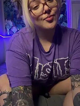 nativepumpkin95 online show from February 2025 02:19:02 AM