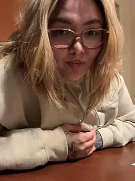 nativepumpkin95 online show from February 2025 09:00:01 AM