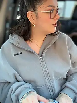 nativepumpkin95 online show from February 2026 10:32:01 PM