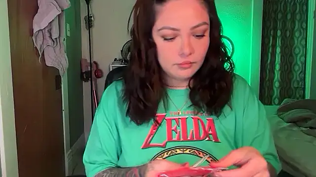 nativepumpkin95 online show from October 2025 12:18:02 AM