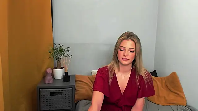 LilyBlondee online show from February 2025 11:53:01 AM