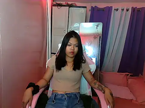 Snapshot of young_salsalita chatting on March 2025 11:28:02 AM young salsalita online show from March 2025 11:28:02 AM