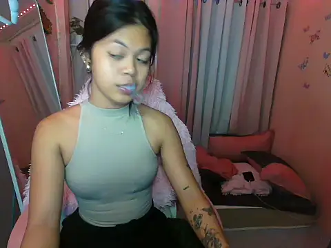 Snapshot of young_salsalita chatting on October 2025 03:14:02 PM young salsalita online show from October 2025 03:14:02 PM