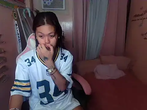 young salsalita online show from February 2026 02:52:02 PM