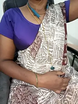 Snapshot of Tamil-hotwife chatting on June 2026 04:45:01 AM Tamil-hotwife online show from June 2026 04:45:01 AM