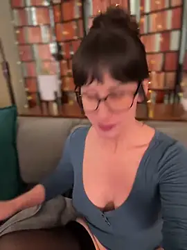 Fiona Kent  online show from March 2026 08:54:01 PM
