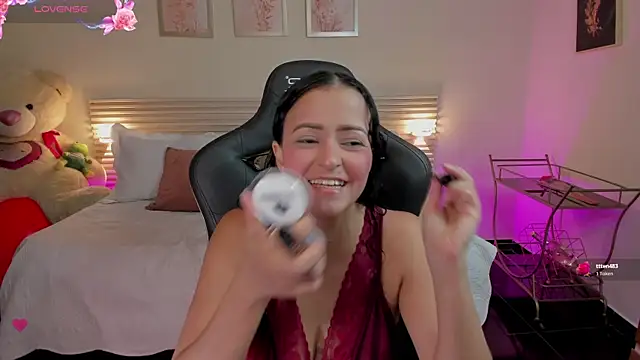 Snapshot of New_Arab_Kingdom chatting on November 2025 05:57:02 PM New Arab Kingdom online show from November 2025 05:57:02 PM