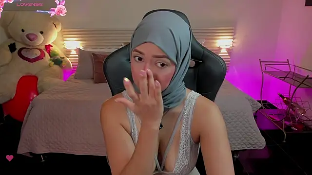 Snapshot of New_Arab_Kingdom chatting on October 2025 02:57:01 AM New Arab Kingdom online show from October 2025 02:57:01 AM