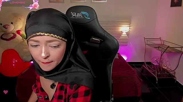 Snapshot of New_Arab_Kingdom chatting on December 2025 06:29:01 PM New Arab Kingdom online show from December 2025 06:29:01 PM