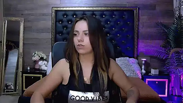 PlayfulElla online show from September 2025 05:01:01 AM