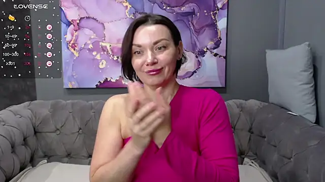 EveLibston online show from November 2025 02:06:01 AM