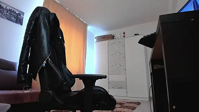 liamaesthetic online show from March 2026 07:37:02 AM