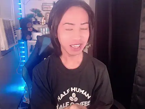 Snapshot of Lemonadexxx chatting on February 2026 04:10:02 AM Lemonadexxx online show from February 2026 04:10:02 AM