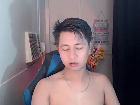 Snapshot of khael_moreno chatting on November 2025 05:17:02 PM khael moreno online show from November 2025 05:17:02 PM