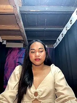 bettina love online show from November 2025 07:18:01 PM