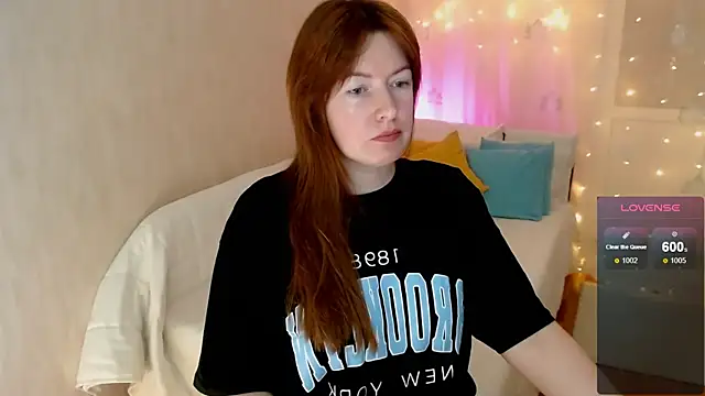 Snapshot of Kira_land chatting on December 2024 04:30:02 PM Kira land online show from December 2024 04:30:02 PM