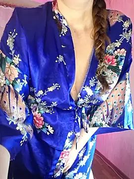 Kira land online show from May 2026 10:19:01 PM