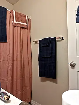 bootiebby online show from September 2025 05:25:02 AM