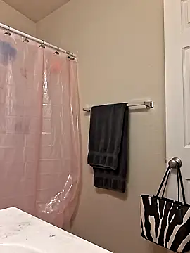 bootiebby online show from September 2025 06:42:01 PM