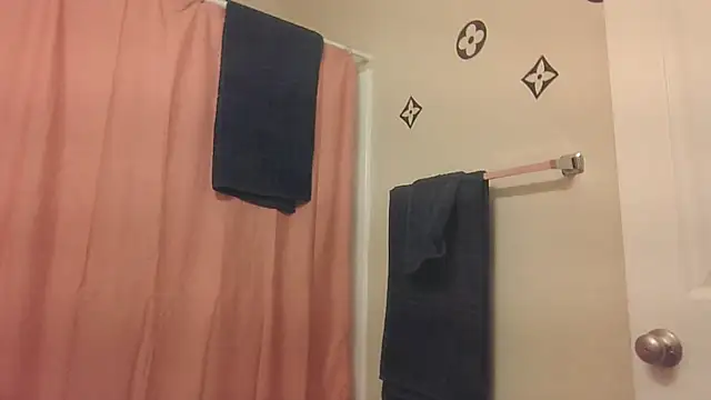 bootiebby online show from November 2025 03:59:01 PM