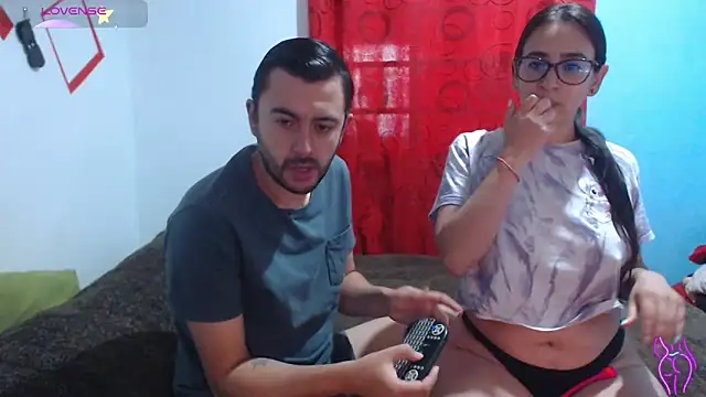 Snapshot of party2col chatting on December 2024 01:44:01 PM party2col online show from December 2024 01:44:01 PM