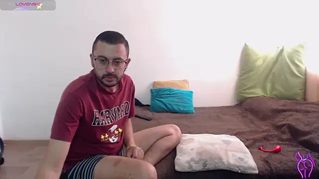 Snapshot of party2col chatting on October 2025 07:15:01 PM party2col online show from October 2025 07:15:01 PM