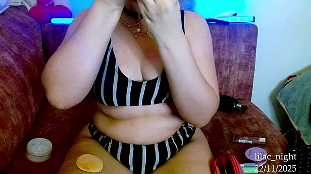 lilac night33 online show from November 2025 09:02:01 PM