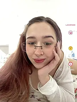 tsuki chan on online show from July 2026 03:52:02 PM