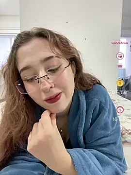 tsuki chan on online show from June 2026 05:18:02 PM
