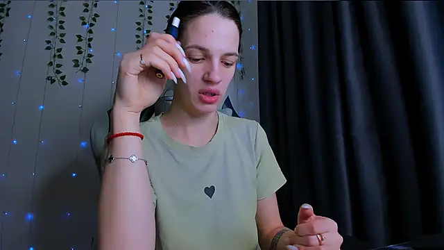 KarlaSim online show from February 2026 12:00:01 AM