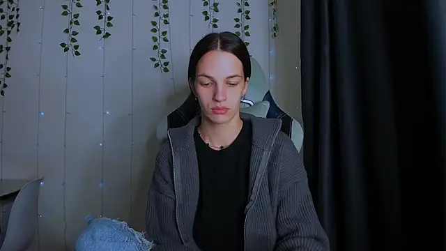 KarlaSim online show from October 2025 04:30:02 PM