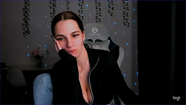 KarlaSim online show from February 2025 12:04:01 AM