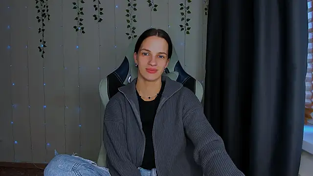 KarlaSim online show from October 2025 10:34:02 AM