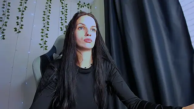 KarlaSim online show from October 2025 01:43:02 PM