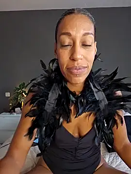 Goldenlace online show from October 2025 01:31:01 PM