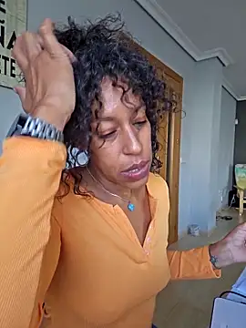 Goldenlace online show from November 2025 12:05:02 PM