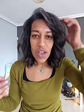 Snapshot of Goldenlace chatting on January 2026 12:09:01 PM Goldenlace online show from January 2026 12:09:01 PM