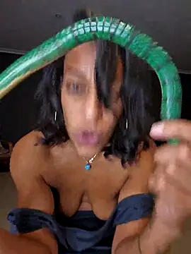 Goldenlace online show from December 2025 08:04:02 PM