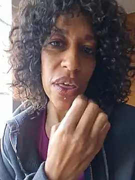 Goldenlace online show from November 2025 12:38:01 PM