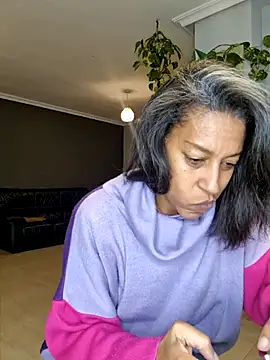 Snapshot of Goldenlace chatting on December 2025 06:01:02 PM Goldenlace online show from December 2025 06:01:02 PM