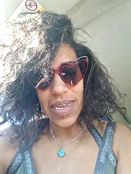 Snapshot of Goldenlace chatting on February 2026 12:06:02 PM Goldenlace online show from February 2026 12:06:02 PM