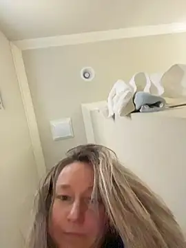 Vivian MayXxX online show from November 2025 07:57:01 PM