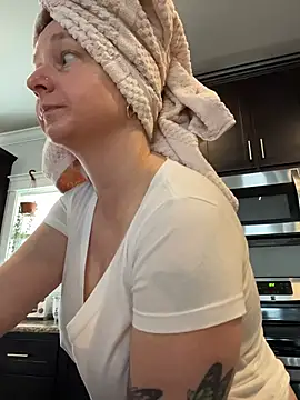 Vivian MayXxX online show from February 2026 07:24:01 PM